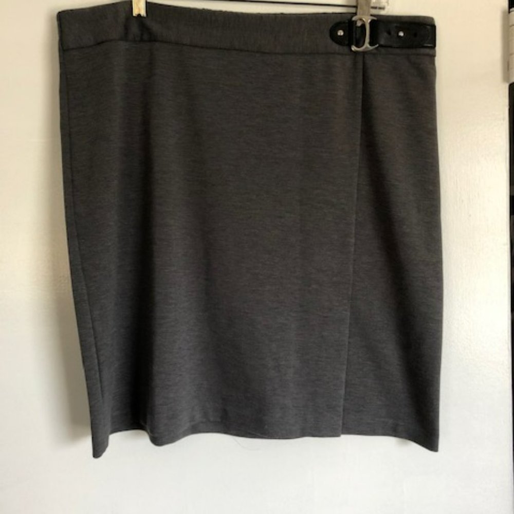 Gray knit skirt - size XL